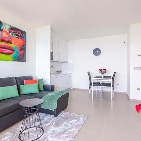 Intempo By Holuxe - 252 - 25th Floor Μπένιντορμ