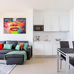 Intempo By Holuxe - 252 - 25th Floor Apartman *